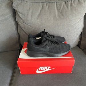 Men's Nike Tanjun Gym Shoes
